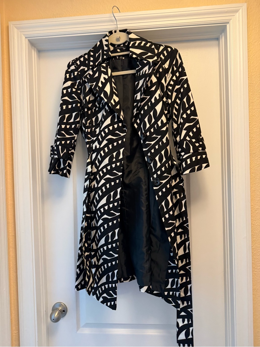 Black & White Patterned Trench Coat - Women's Jacket